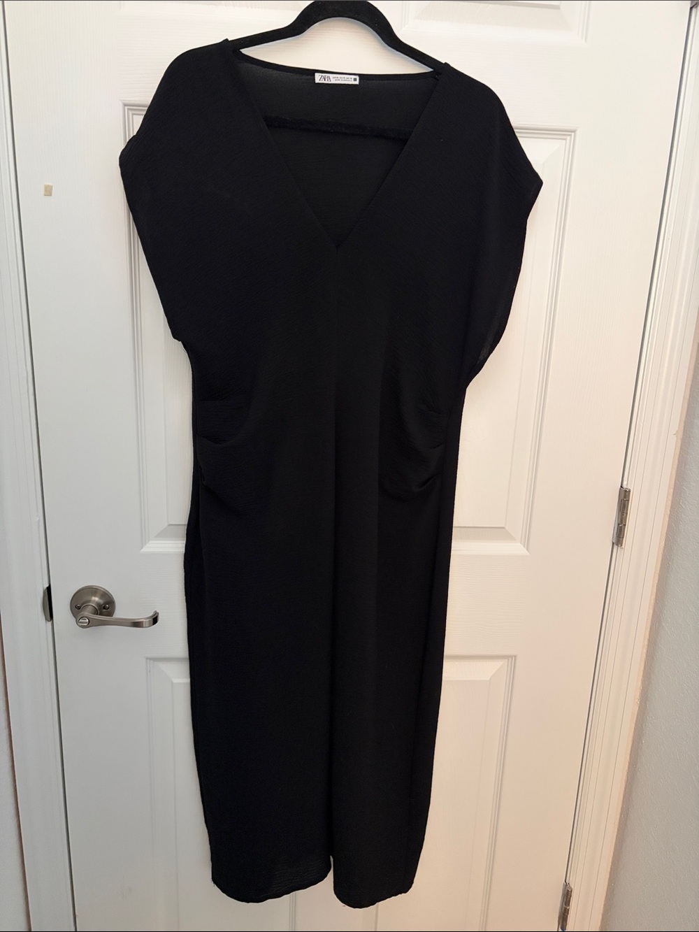 Zara Black V-Neck Relaxed Midi Dress